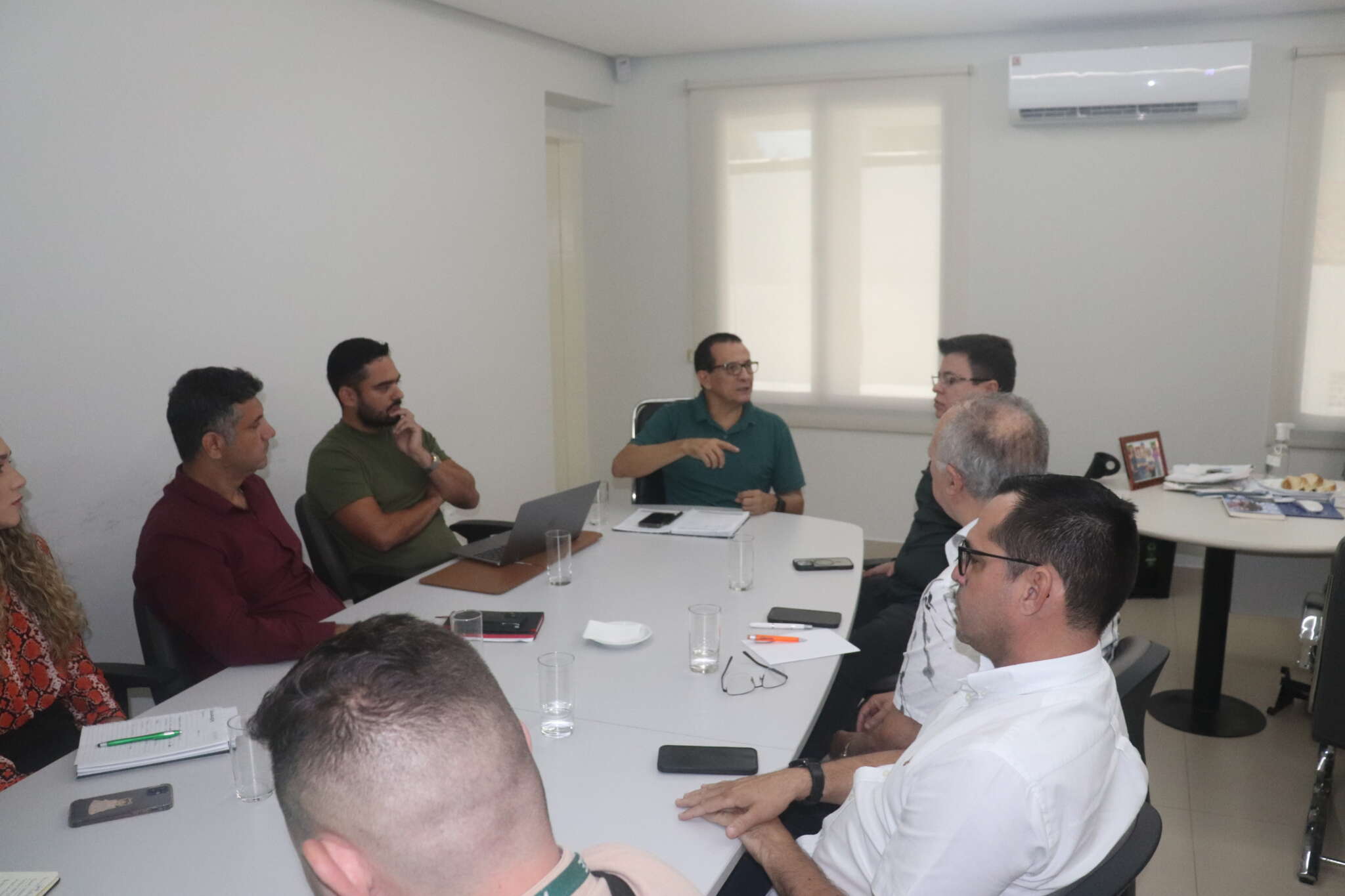 Etice e Aprece discutem parcerias para ampliar conectividade e inovação nos municípios cearenses