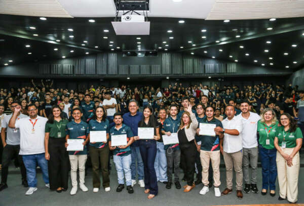 Primeiro Passo certifica 250 jovens e amplia inserção no mercado de trabalho