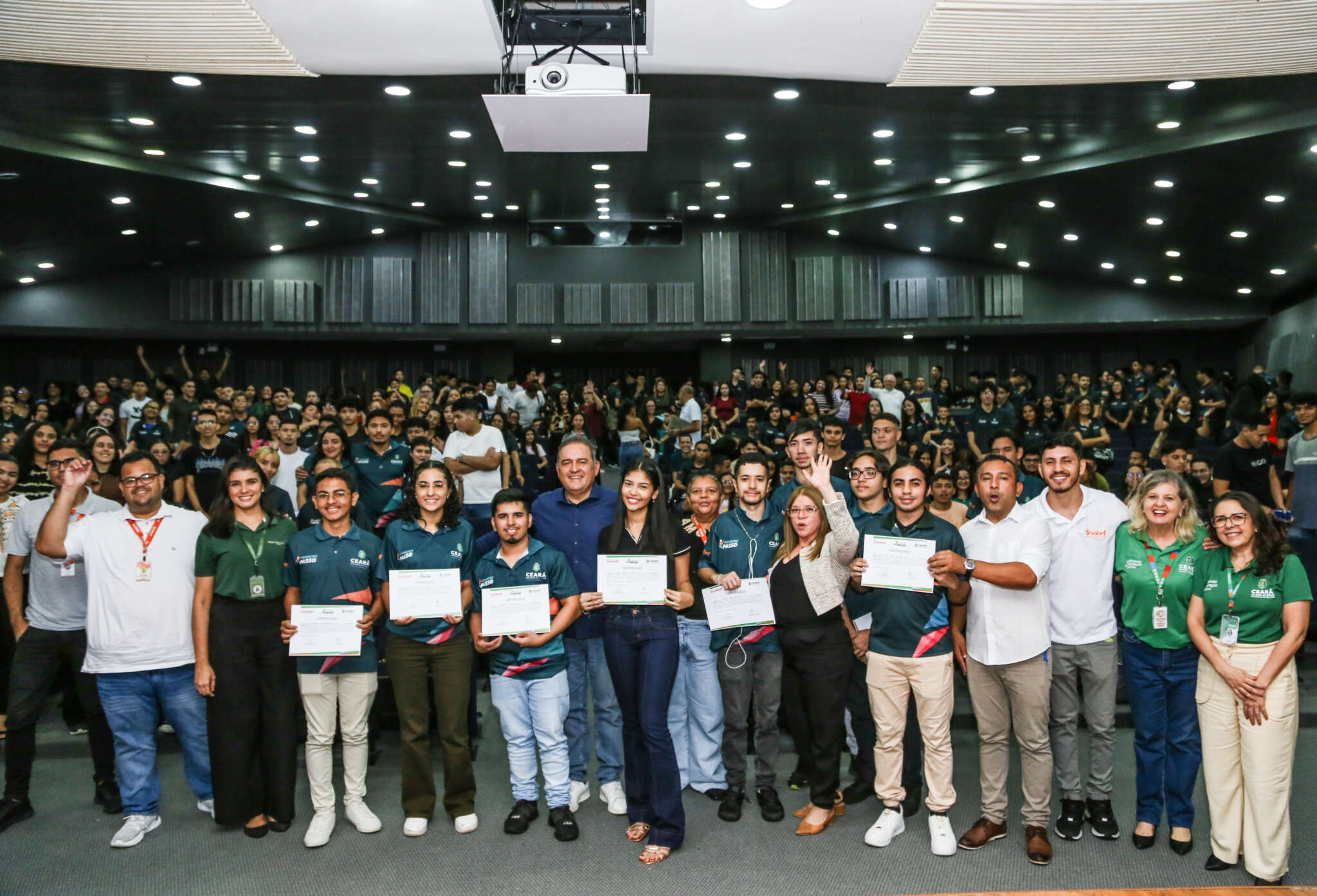 Primeiro Passo certifica 250 jovens e amplia inserção no mercado de trabalho