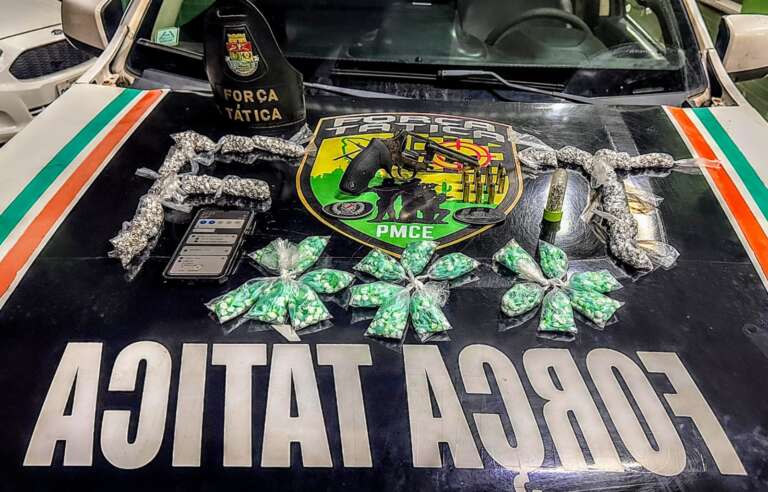 PMCE prende dupla com arma de fogo e 1.300 papelotes de drogas na Capital