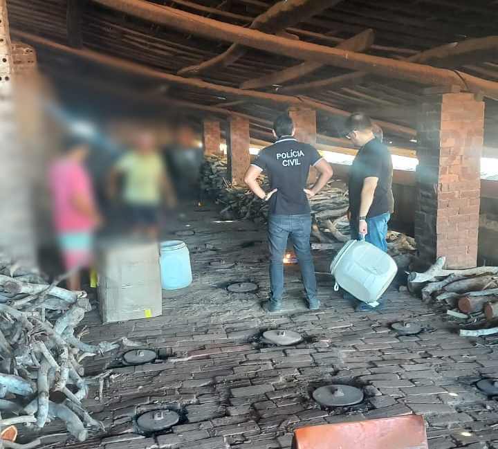 Polícia Civil realiza incineração de quase 300 quilos de entorpecentes em Aracati