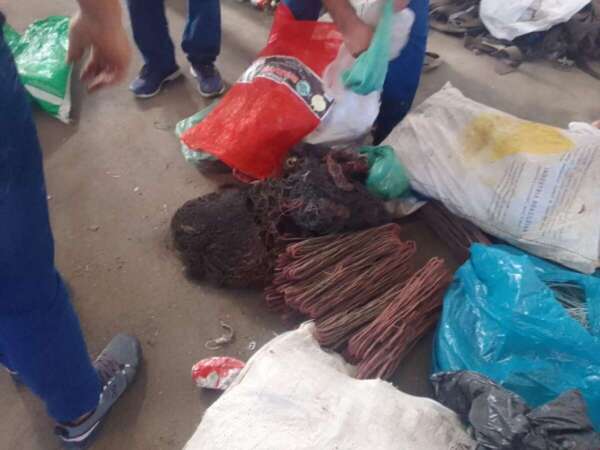 Dono de sucata é preso com carga de 500 kg de fios elétricos e hidrômetros no Genibaú