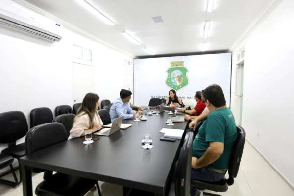 Etice estuda com o gabinete da 1ª Dama a implantação de Internet nas cozinhas do Ceará Sem Fome