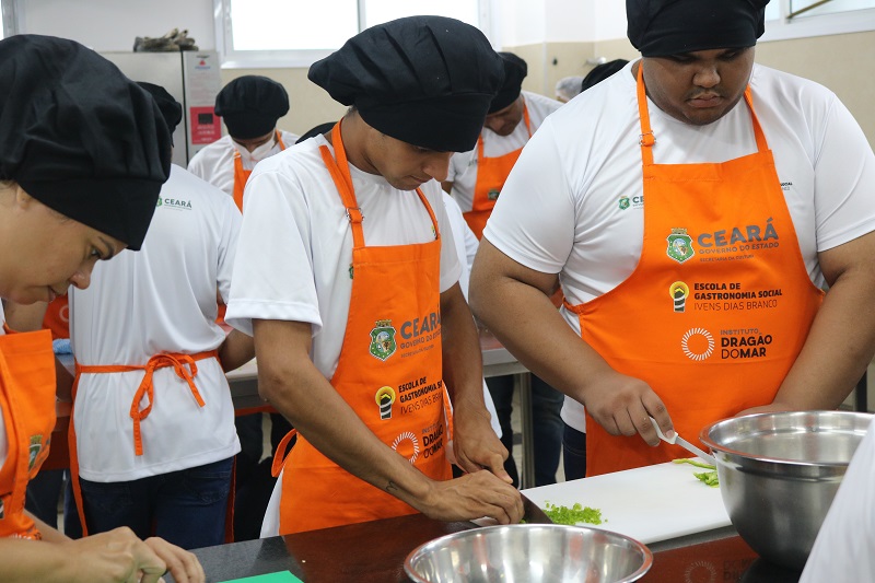 Escola de Gastronomia Social abre processo seletivo para 140 vagas gratuitas