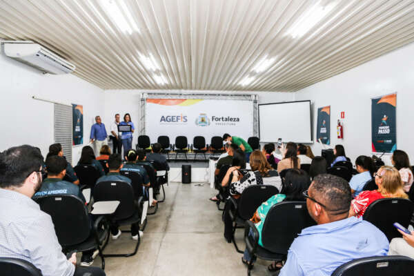 Adolescentes acolhidos dão o primeiro passo para ingressar no mercado de trabalho