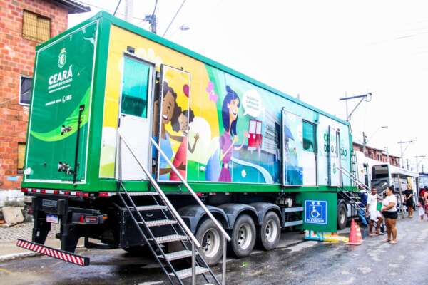 Caminhão do Cidadão percorre 12 comunidades da Capital e do Interior nesta semana