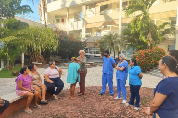 Casa de Cuidados do Ceará reconhece trabalho de profissionais por meio de premiação simbólica