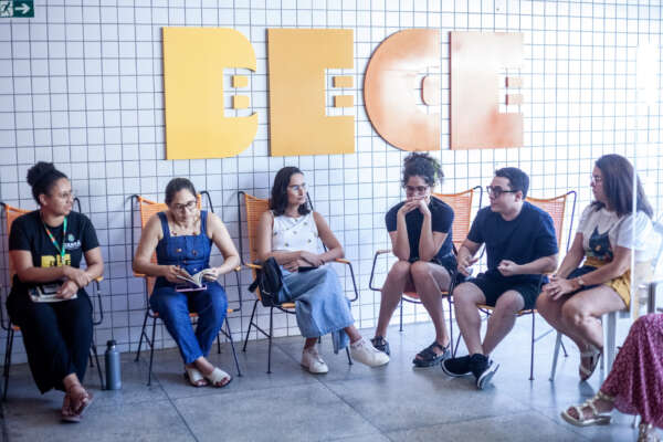 Clube de Leituras Estranhas da Bece discute o livro Oração para desaparecer, de Socorro Acioli