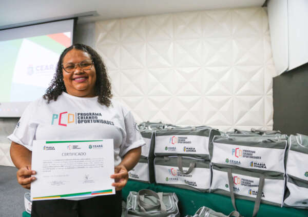 Mais 182 alunos recebem certificados de qualificação profissional em Fortaleza