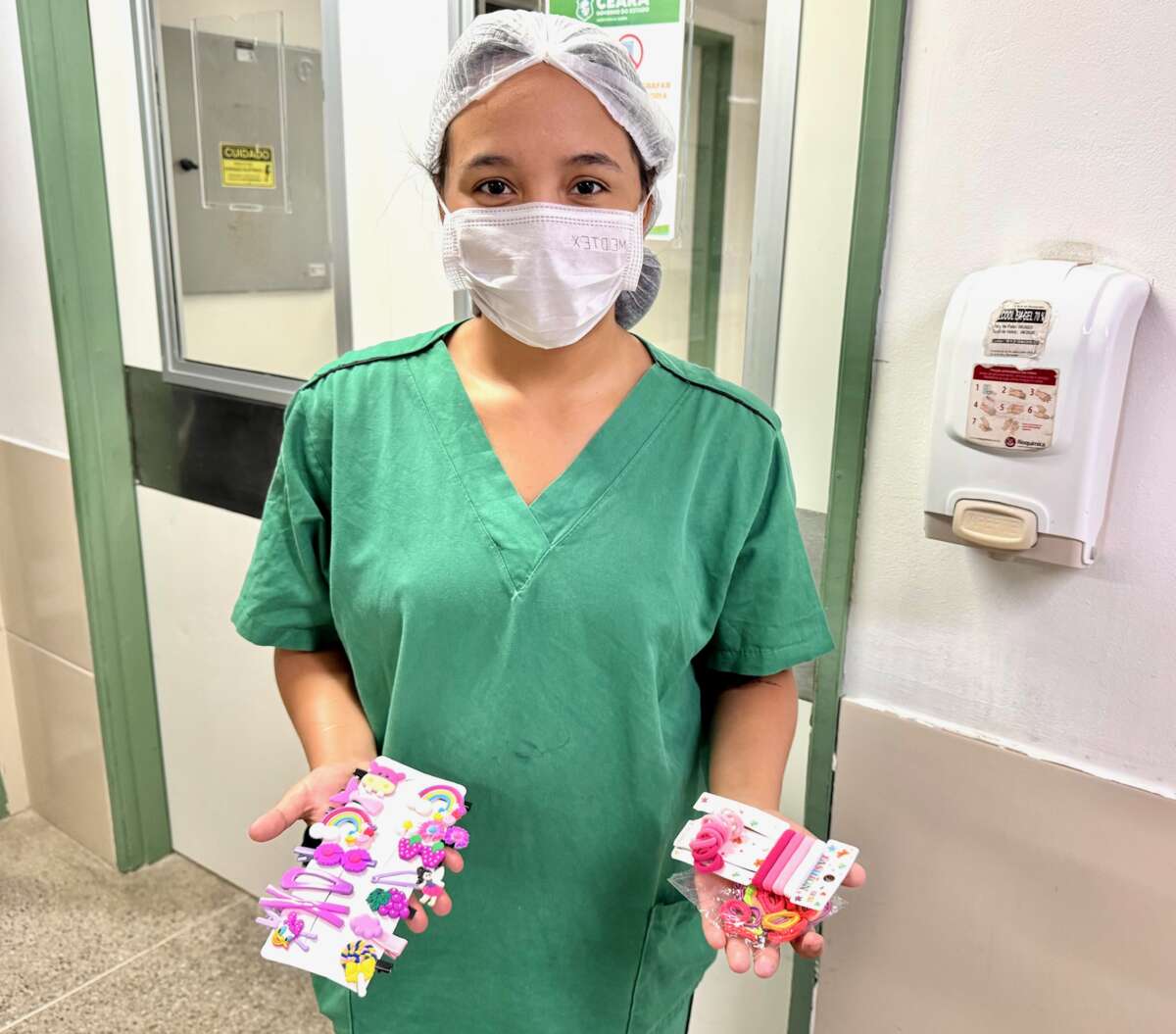 Projeto do HGWA leva cuidados em beleza para pacientes em UTI