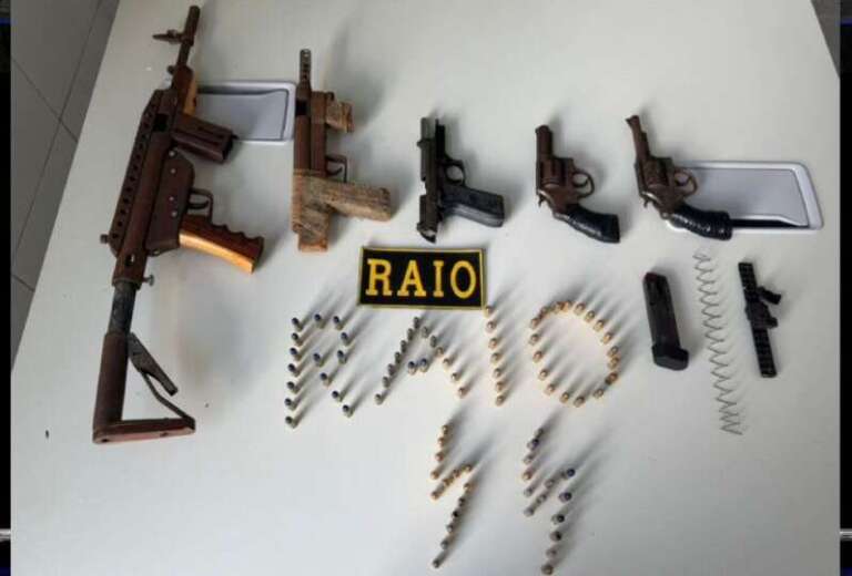 PMCE prende seis pessoas e apreende cinco armas de fogo e 86 munições em Cascavel