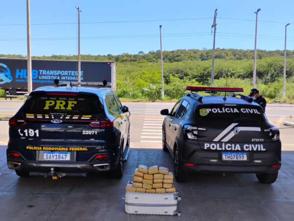 PCCE e PRF apreendem mais de 20 kg de drogas durante ação em Milagres