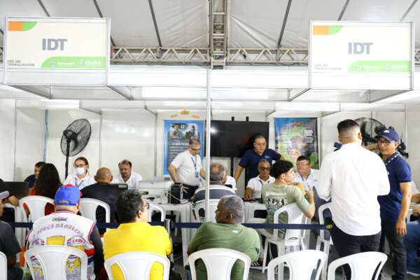Mutirão oferece mais de 3 mil vagas de emprego e diversos serviços para trabalhadores cearenses