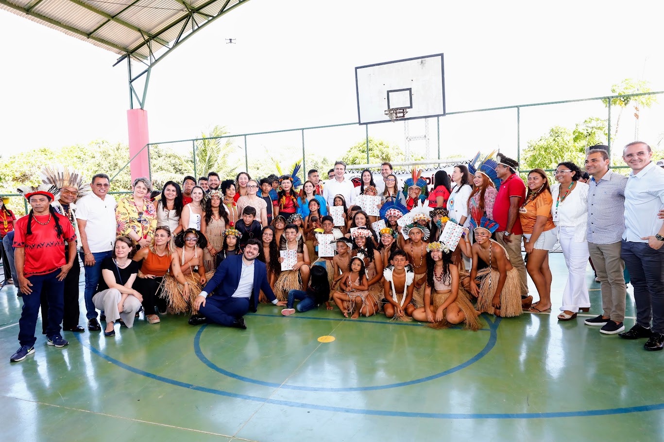 Escola indígena do Ceará recebe visita da primeira-dama Janja Silva e do ministro Camilo Santana