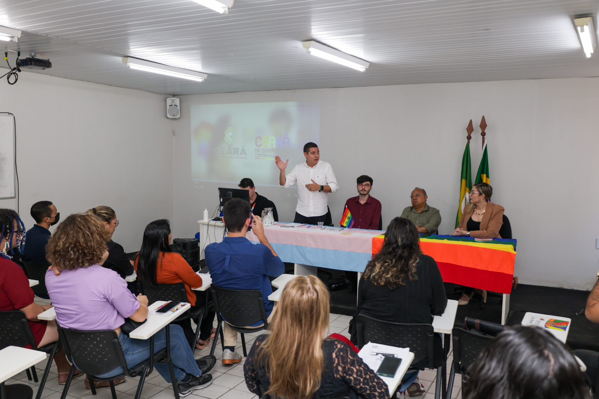 Com ofertas de emprego, Feira da Empregabilidade LGBTI+ Impulsiona a Diversidade no Mercado de Trabalho Cearense