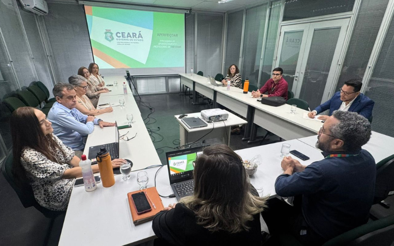 CGE Ceará apresenta ações de fortalecimento da auditoria interna para comitiva da CGE Pará