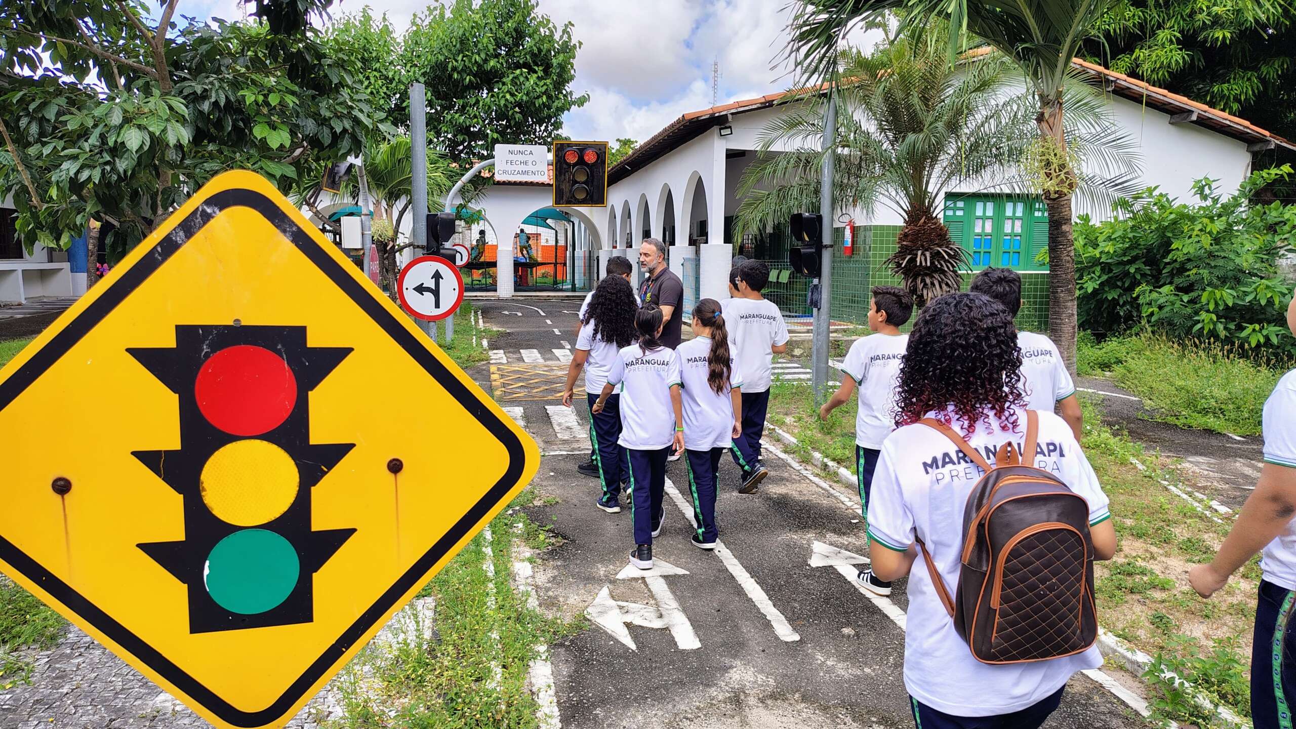 Alunos da rede municipal de ensino de Maranguape visitam a Escola de Educação para o Trânsito do Detran-CE em Fortaleza