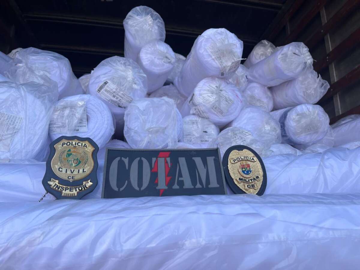 Homem é preso com duas toneladas de tecido roubado durante ação conjunta no bairro Farias Brito