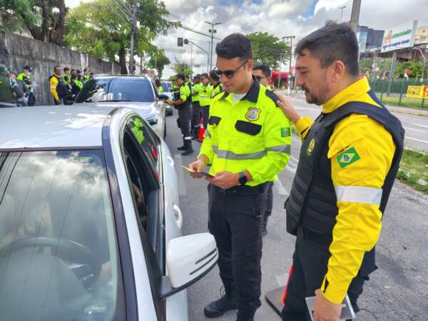 Detran-CE conclui formação de 48 novos agentes de trânsito para sete municípios