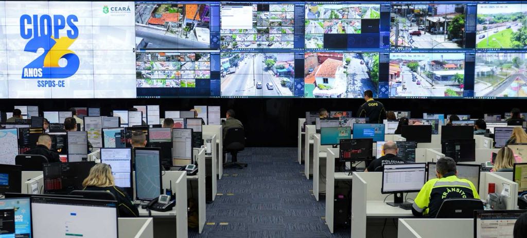 Dupla suspeita de furtar fios no Centro de Fortaleza é capturada em flagrante pela PMCE; ação contou com apoio do Nuvid/Ciops/SSPDS