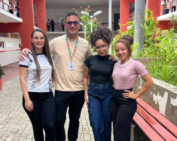 Ex-alunos retornam à EEEP Leopoldina Gonçalves como professores e inspiram nova geração