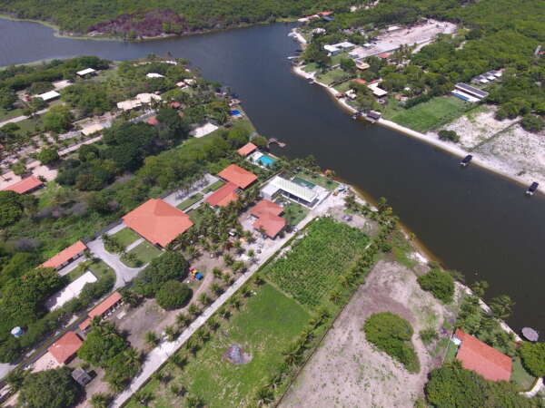 Operação Lagoa Viva: Semace embarga obras ilegais e aplica R$ 1 milhão em multas na APA da Lagoa do Uruaú