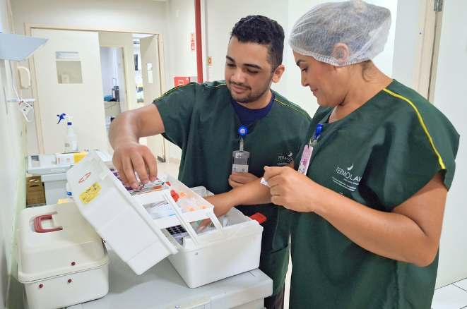 Mãe e filho que trabalharam lado a lado no HRC durante pandemia compartilham amor à profissão; área da saúde inspira três gerações da família