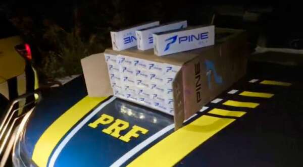 PMCE e PRF apreenderam carga ilegal de cigarros em Aracati