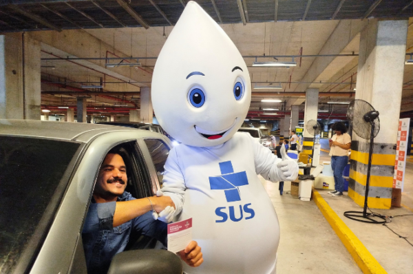 Sesa participa da abertura de Drive-Thru da Vacinação no Centro de Eventos; ação integra plano de fomento à imunização estadual