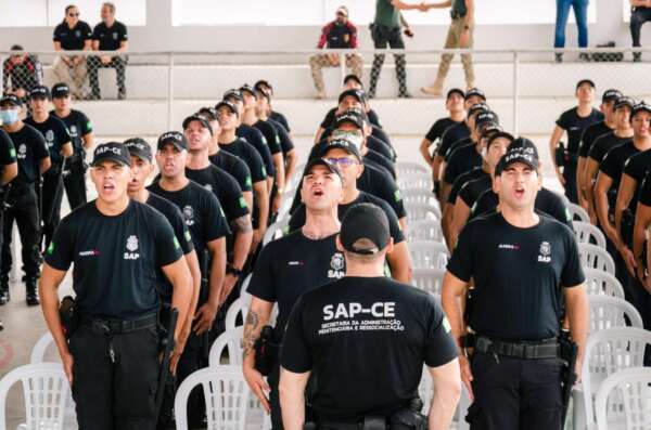 Cerimônia encerra o curso de formação da segunda turma que concorre ao cargo de policial penal do Ceará