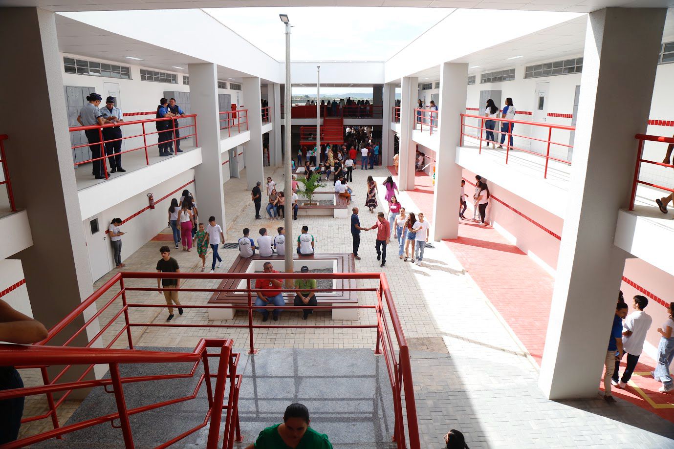 Seinfra inclui 55 prédios públicos em sistema de energia limpa; 45 são escolas da rede estadual