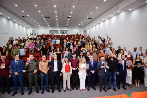 Em solenidade com representantes e militantes da comunidade LGBT, Supesp/SSPDS e Sediv lançam Cartilha de Enfrentamento à LGBTfobia
