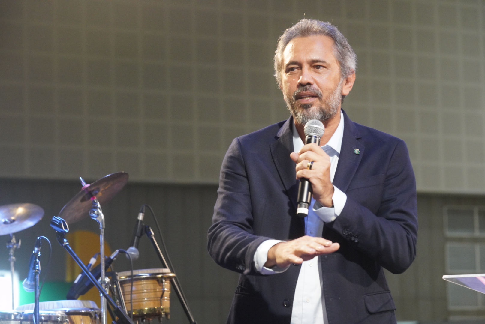 Na abertura do PEC Nordeste 2025, governador Elmano de Freitas anuncia isenções para cobrança de água bruta e construção do Parque de Exposição do Eusébio