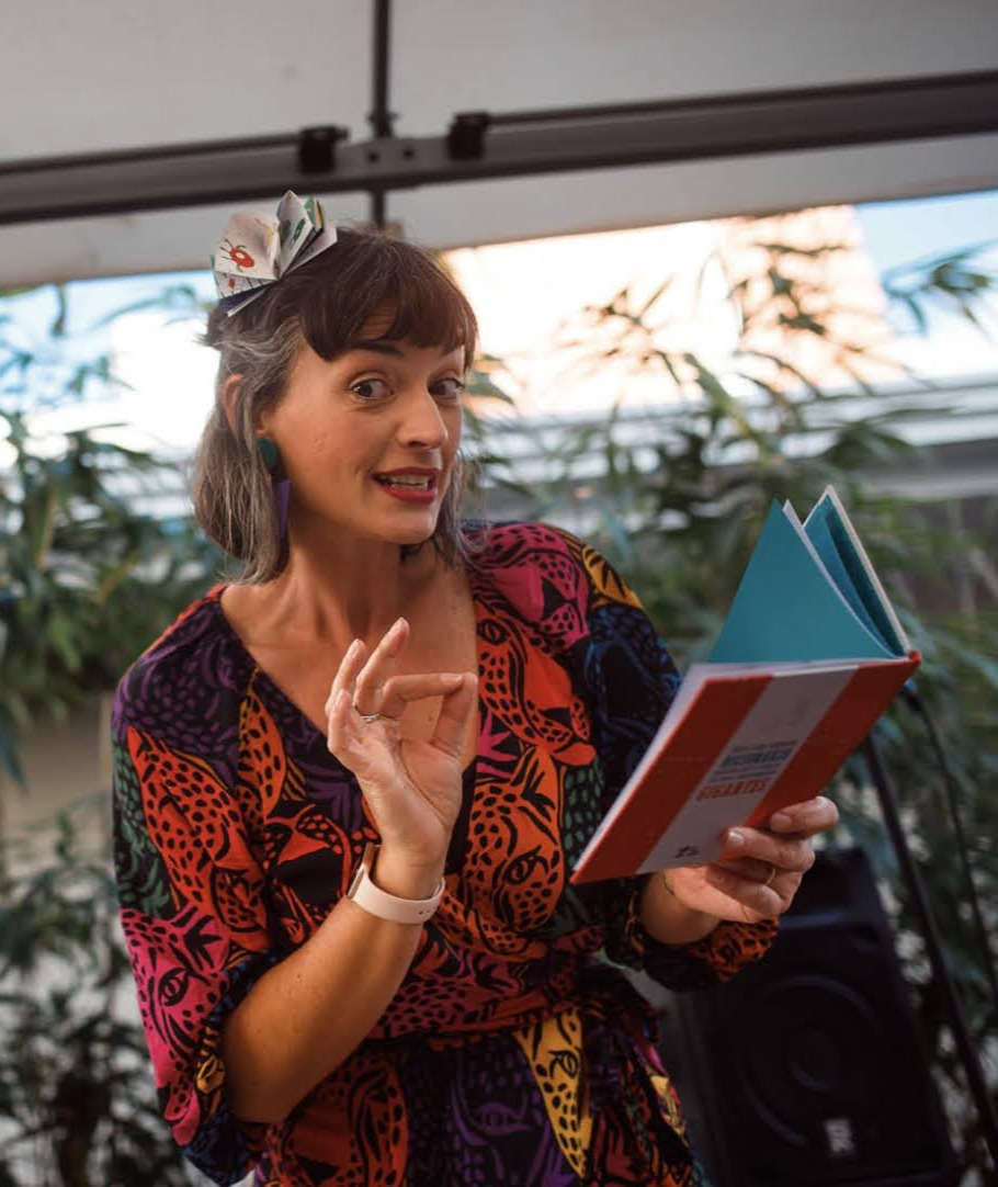 Diálogos Literários discute pedagogia e imaginação com Flávia Scherner no Dragão do Mar