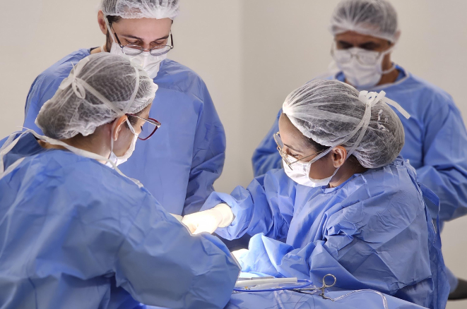 Hospital Universitário do Ceará amplia assistência no estado com cirurgias especializadas de cabeça e pescoço