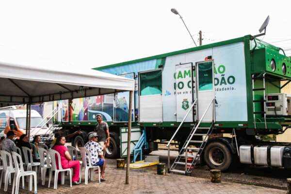 Caminhão do Cidadão percorre Fortaleza e interior com serviços gratuitos nesta semana
