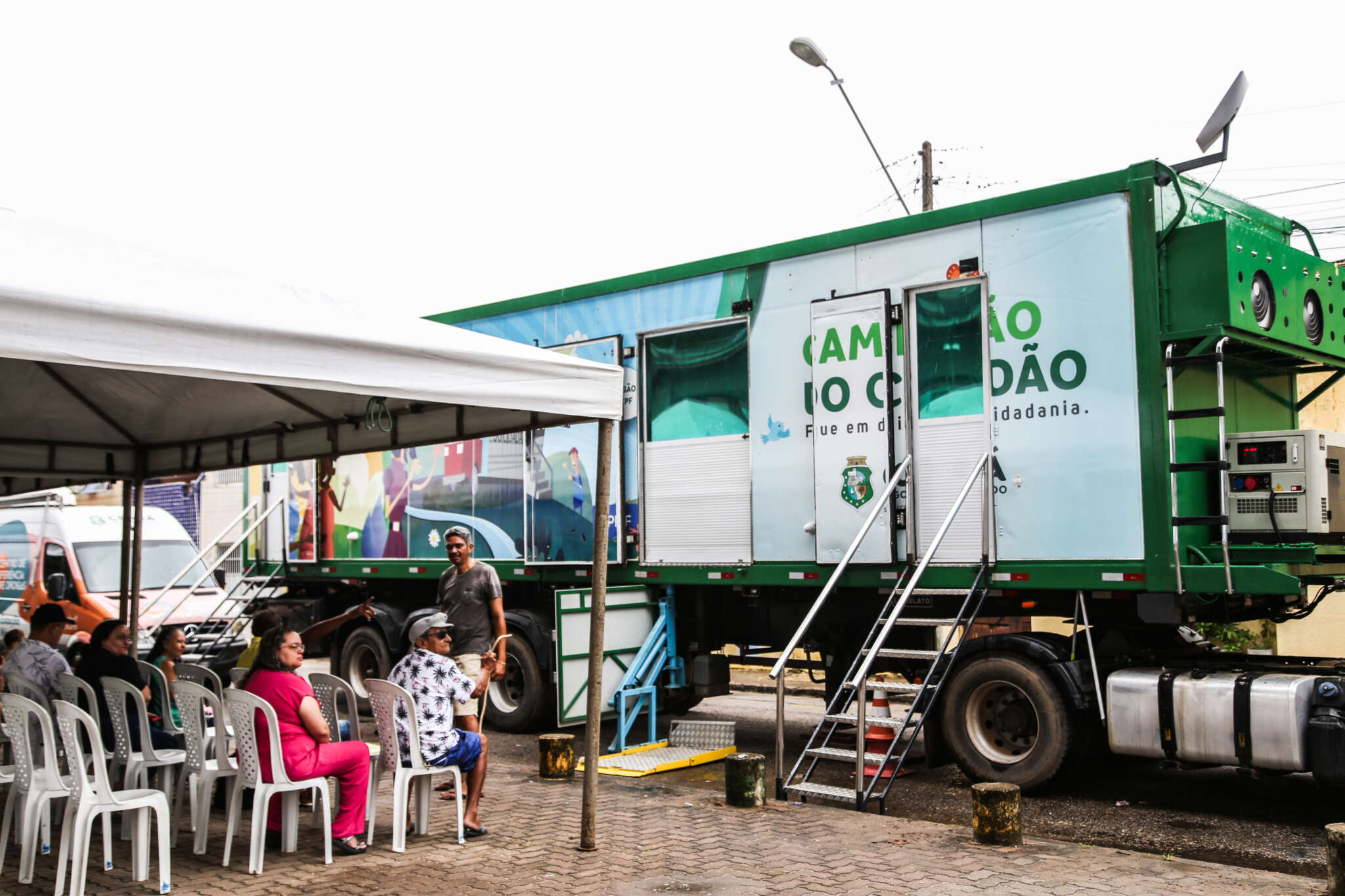 Caminhão do Cidadão percorre Fortaleza e interior com serviços gratuitos nesta semana