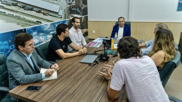 SDE debate projetos esportivos de beach tennis que visam impulsionar a economia cearense