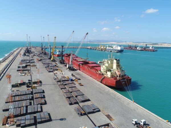 Recorde histórico: Porto do Pecém embarca 387.690 toneladas de placas de aço neste mês de maio