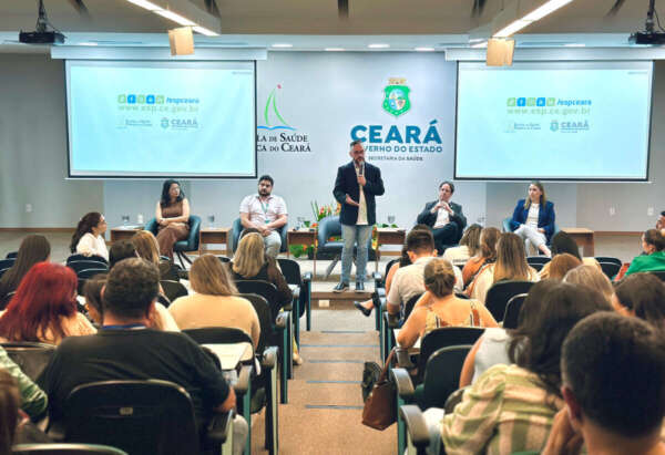 Seminário realizado pela ESP/CE discute a gestão do cuidado a pessoas que vivem com diabetes