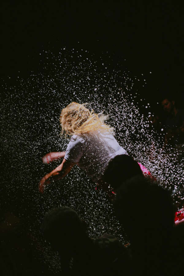 Vitrine criativa, dança afro diaspórica e debate de exposição são destaques desta semana no Dragão do Mar