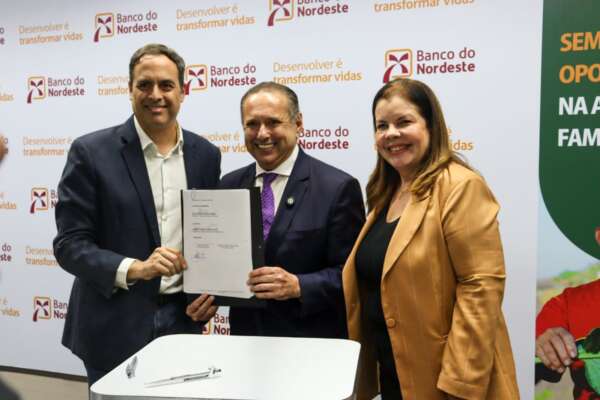 Governo do Estado, por meio da SDE, celebra acordo com BNB para fortalecer a economia cearense