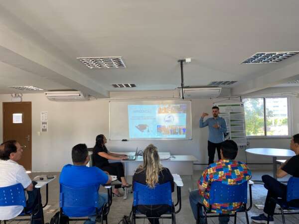 Primeiro aluno surdo da URCA conclui graduação em Tecnologia da Construção Civil