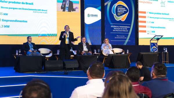 Atuação do Governo do Ceará para impulsionar o desenvolvimento econômico foi destaque em painel durante o Seminário Gestores Públicos