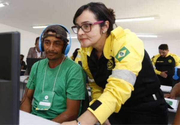 Candidatos não alfabetizados terão a oportunidade de estudar para tirar a Carteira Nacional de Habilitação (CNH)