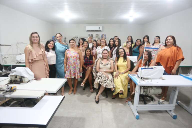 Desfile marca encerramento do curso de Corte & Costura do CVT Beberibe