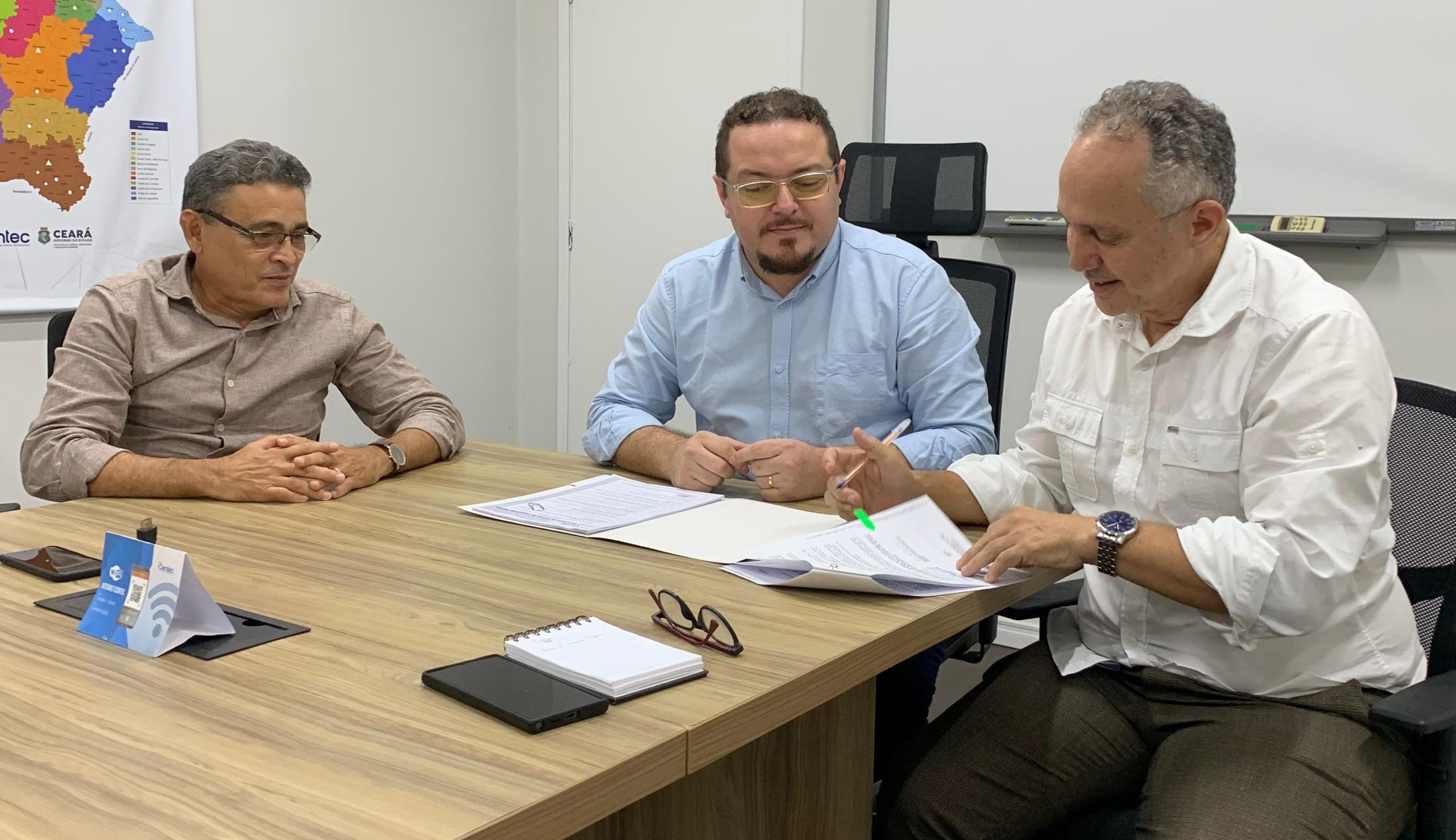 Centec e Imparh firmam parceria para ampliar oferta de cursos de línguas em Fortaleza