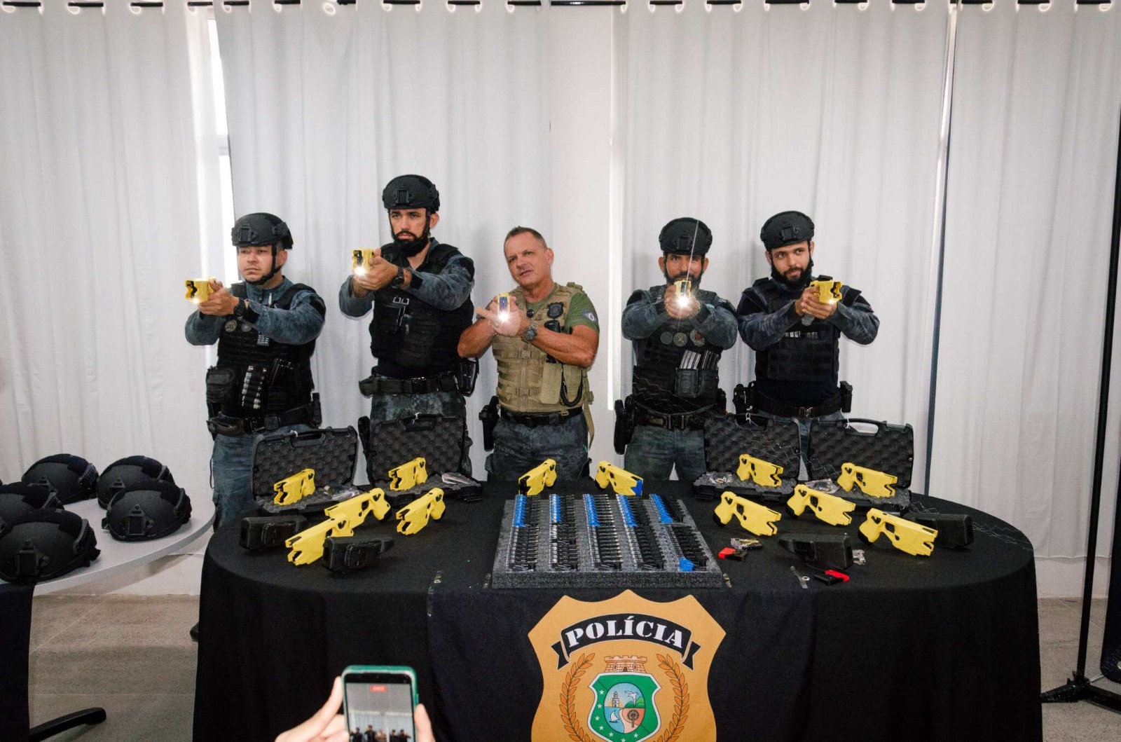 SAP entrega a primeira remessa de um armamento não letal inédito no sistema prisional cearense