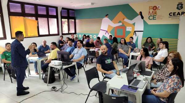 FormaCE promove curso “IA na Escola” para qualificar docentes em inteligência artificial