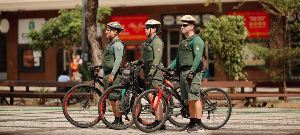 Ciclopatrulhamento da PMCE prende suspeito de homicídio em Fortaleza